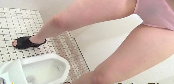  Hairy asian gushes urine